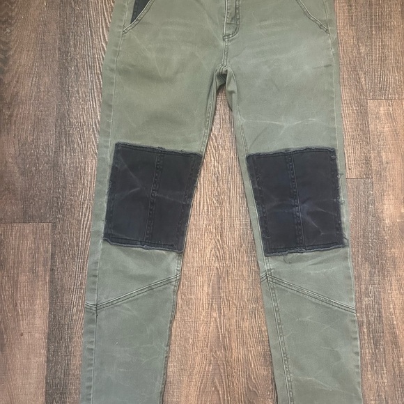 Free People Sz.0 vintage patched crop pants in Excellent used condition - Picture 2 of 14